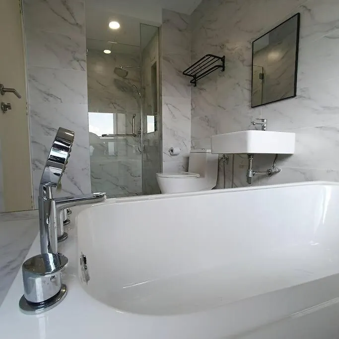 Emerald Prestige Suite Melakatown Seaview Cityview Free Parking Netflix Malaysia